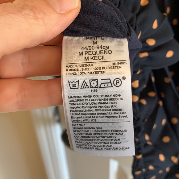 Banana Republic NWT polka dot v neck blouse - Picture 12 of 12